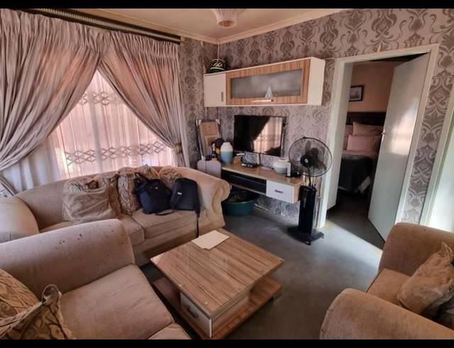 2 BEDROOM HOUSE FOR SALE IN SOSHANGUVE B